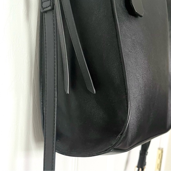 ✧･ﾟblack faux leather crossbody tote bag - Picture 4 of 10